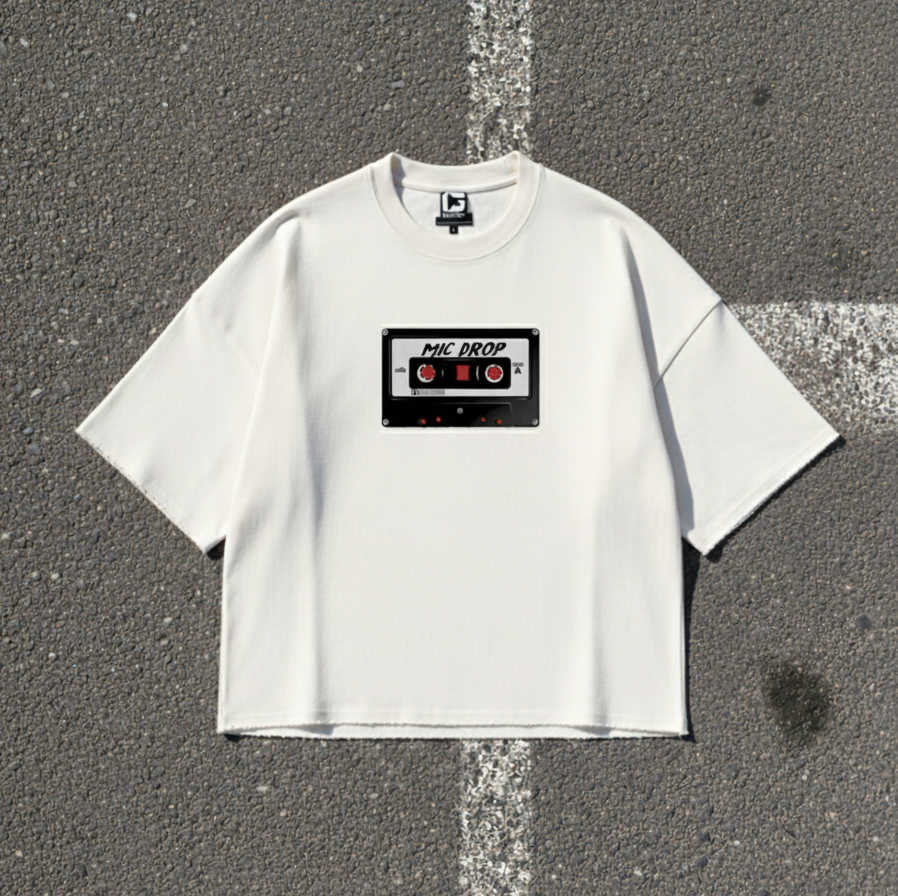 Mic Drop - Oversized graphic T-shirt