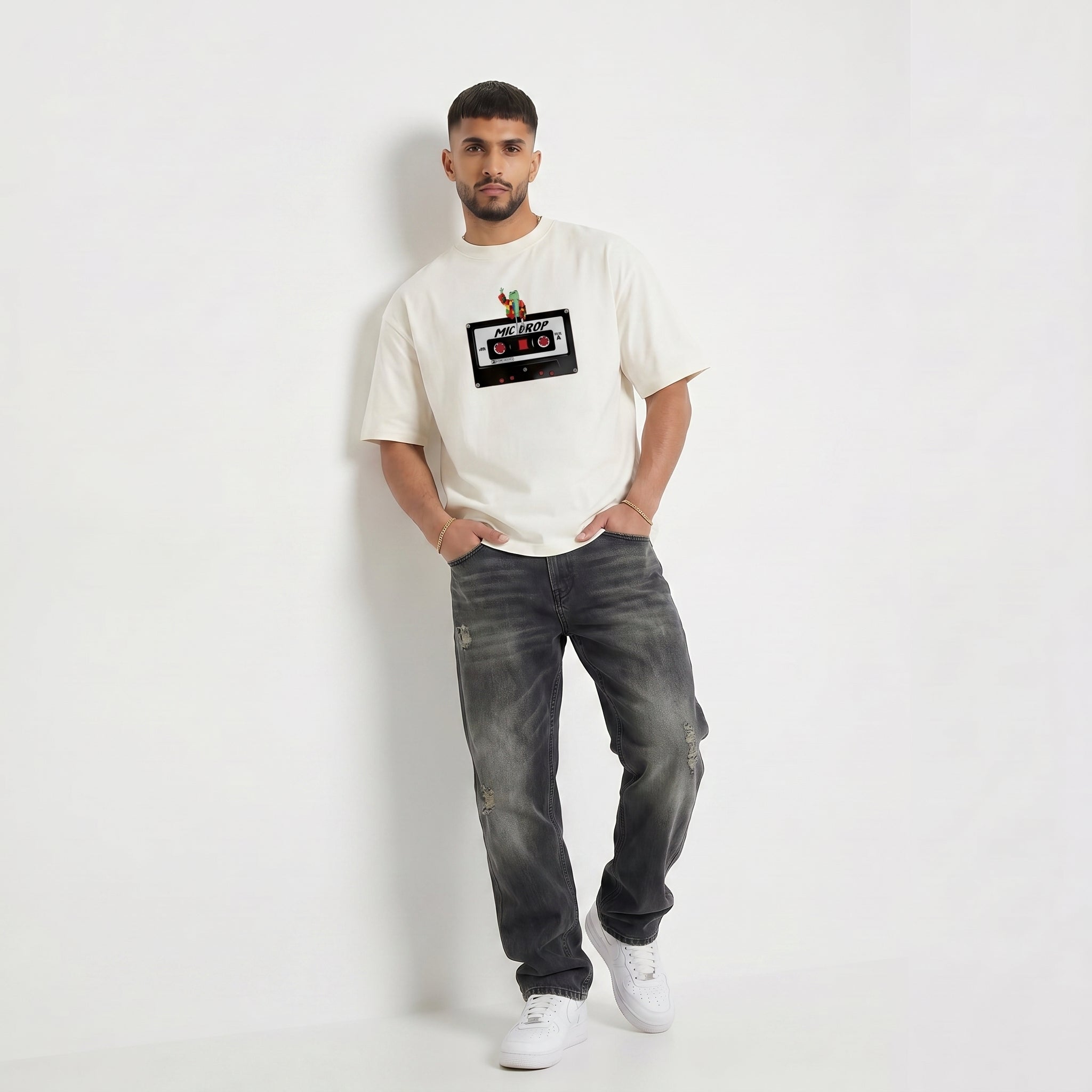 Mic Drop - Oversized graphic T-shirt